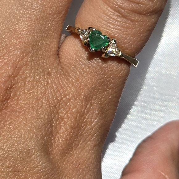 Emerald Heart Trilliant Diamonds 14k Ring - Picture 5 of 9
